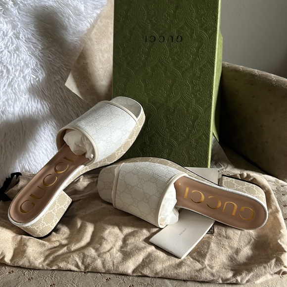 Gucci slides brand new wore once - Picture 3 of 3